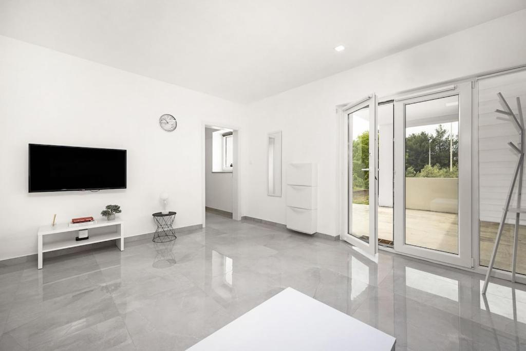 Apartment Olive Garden Near Pula 3 Km From Center And Only 4 Km From The Beach For 4 Persons Екстериор снимка