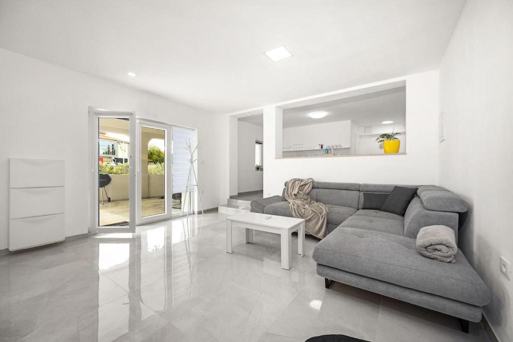 Apartment Olive Garden Near Pula 3 Km From Center And Only 4 Km From The Beach For 4 Persons Екстериор снимка