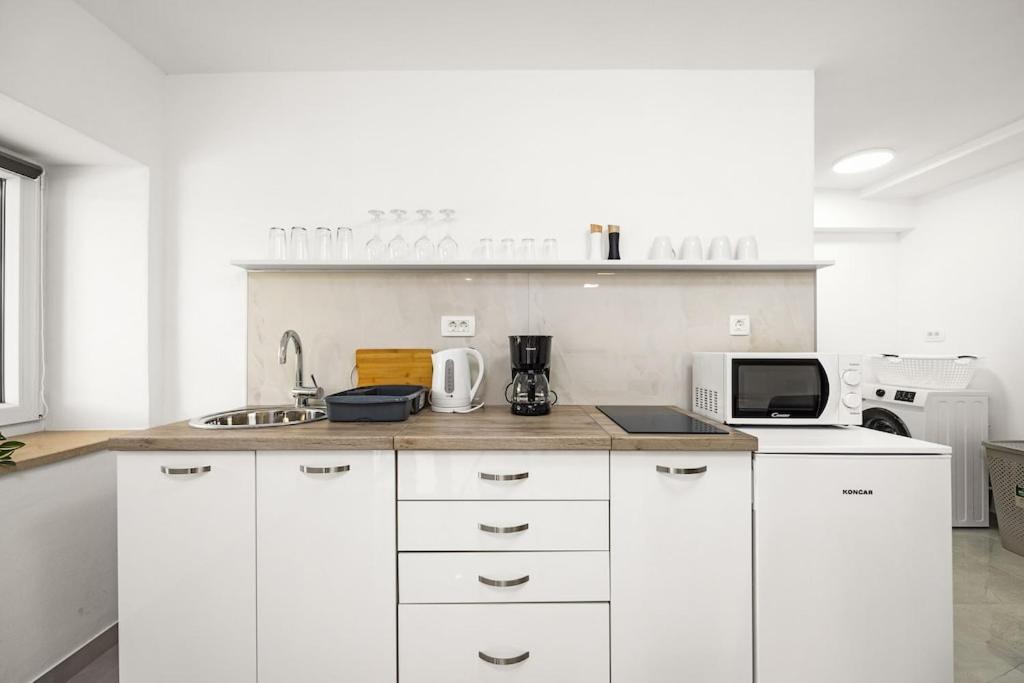Apartment Olive Garden Near Pula 3 Km From Center And Only 4 Km From The Beach For 4 Persons Екстериор снимка