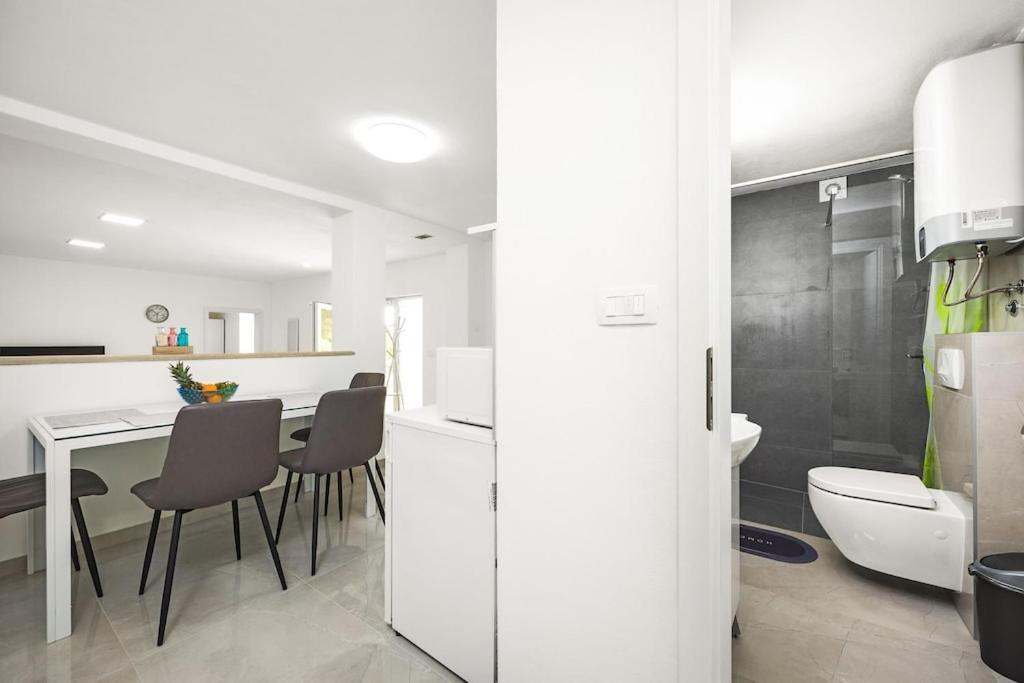 Apartment Olive Garden Near Pula 3 Km From Center And Only 4 Km From The Beach For 4 Persons Екстериор снимка